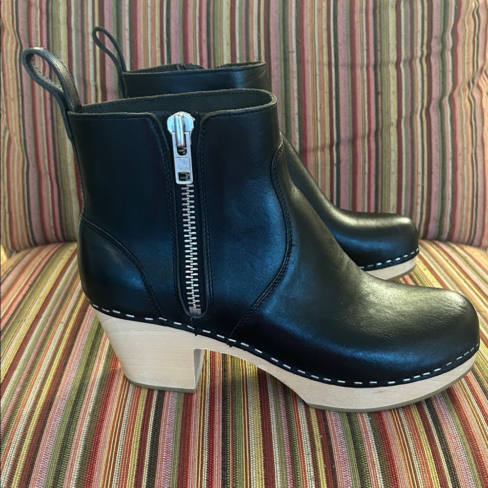Swedish Hasbeens Black Leather Ankle Boots